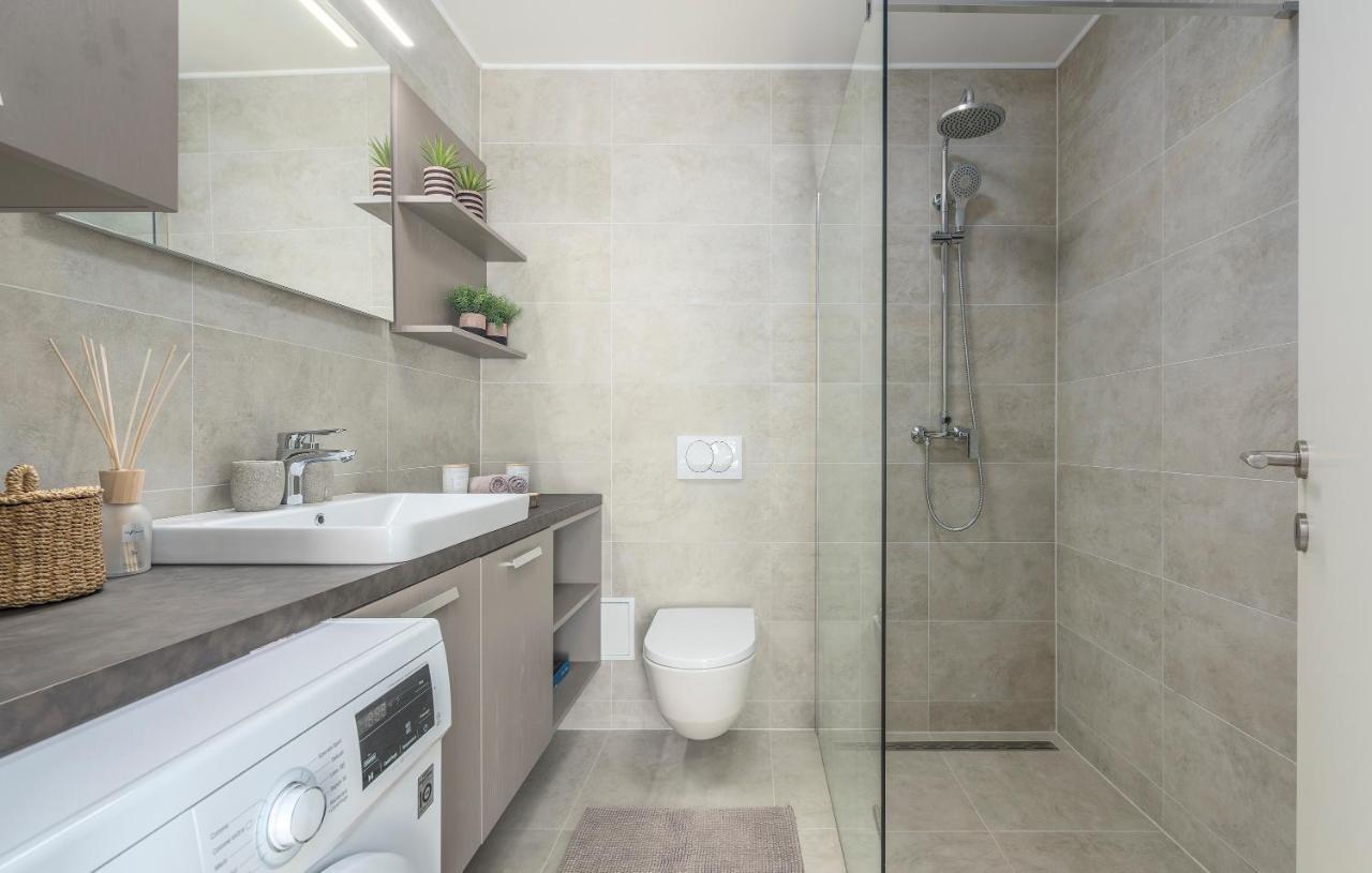 Novigrad Istria Just Renovated Stylish 2 Bedrooms Apartment Only A Few Steps From The Beach! מראה חיצוני תמונה